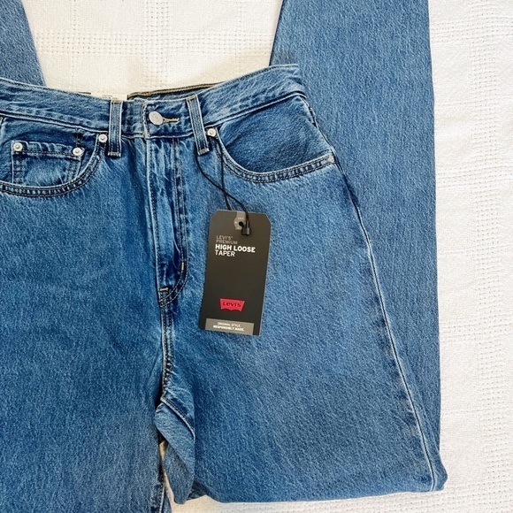 Levi's High Loose Taper Jeans - Picture 9 of 12